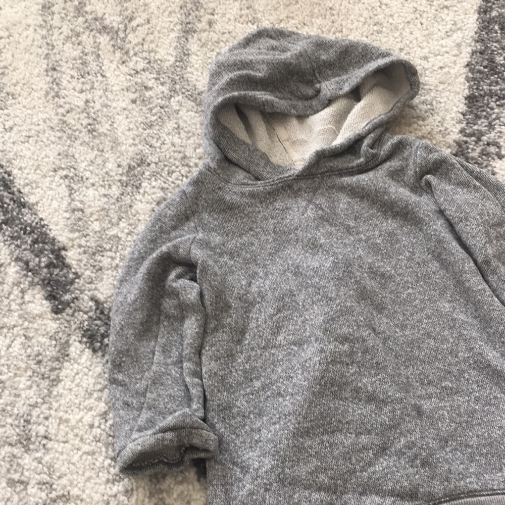 ⚡️$4 FLASH SALE⚡️ Sweatshirt Gray Baby Gap 2T - Picture 4 of 8